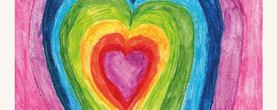 Kinderzeichnung zeigt ein Herz, dass in verschiedenen bunten Farben gemalt ist. Darauf steht "Liebt einander, so wie ich euch geliebt habe."